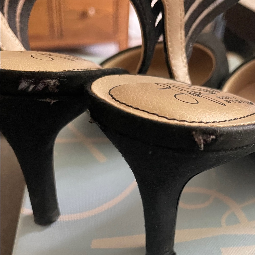 Life Stride Black Striped Heels - Picture 5 of 5